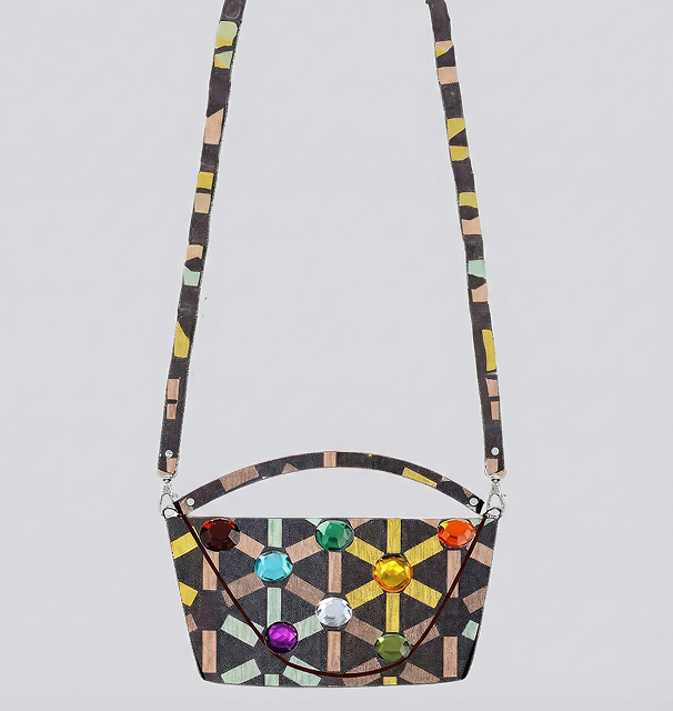 "E-Clutch” Sweet Techno